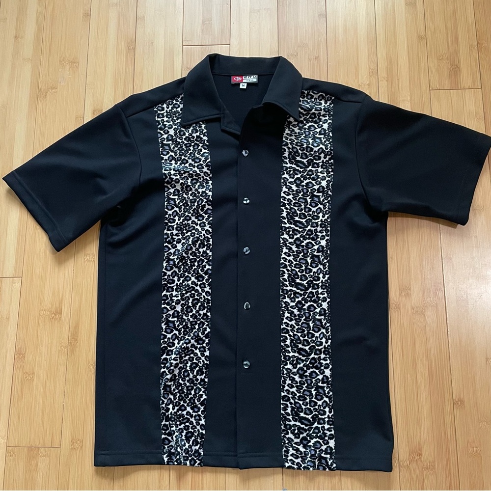 Retro Bowling Shirt  Black Animal Print Size Medium Short Sleeve